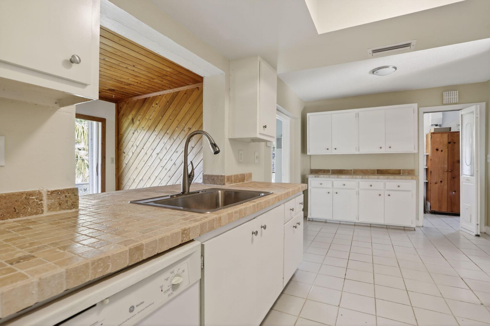 1190 NW 69th Avenue, Margate, FL 33063 Photo