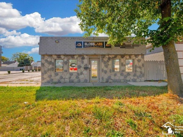 13117 Eureka Road, Southgate, MI 48195