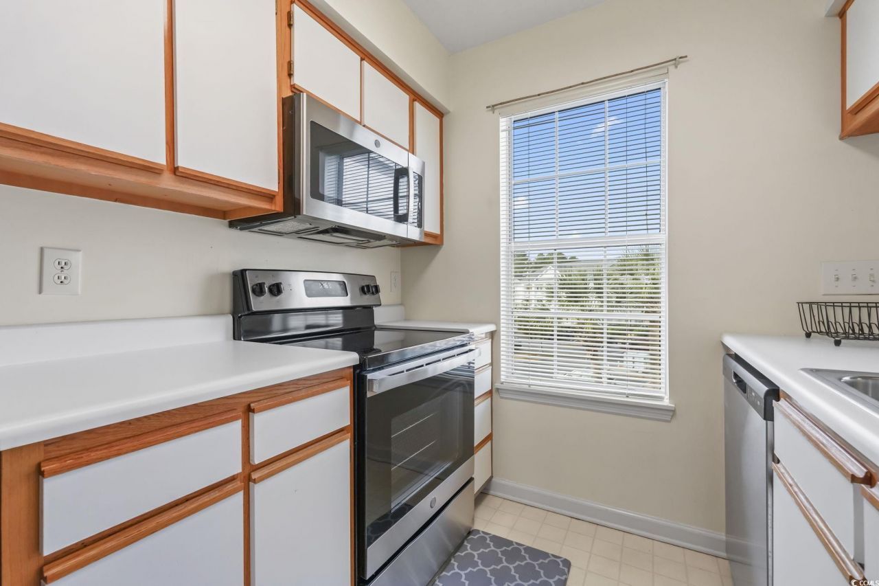 4930 Windsor Green Way Photo 12