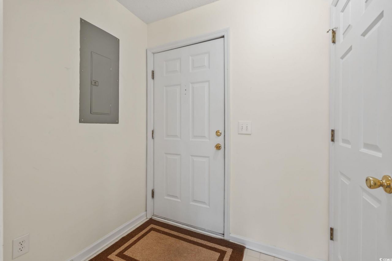 4930 Windsor Green Way Photo 9