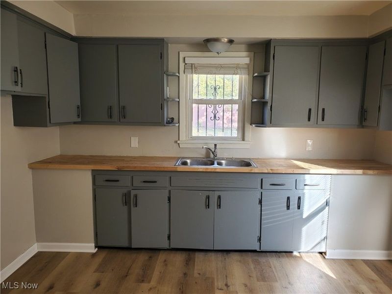 4287 E 162nd Street, Cleveland, OH 44128 Photo 6