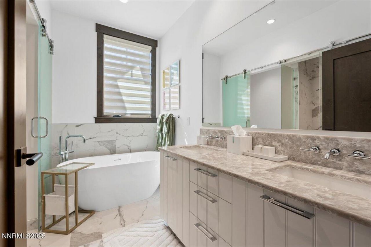 46 Beach Club Drive, Unit 901, Stateline, NV 89449 Photo