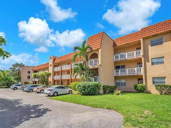 9301 Sunrise Lakes Blvd, Unit 207, Sunrise, FL 33322