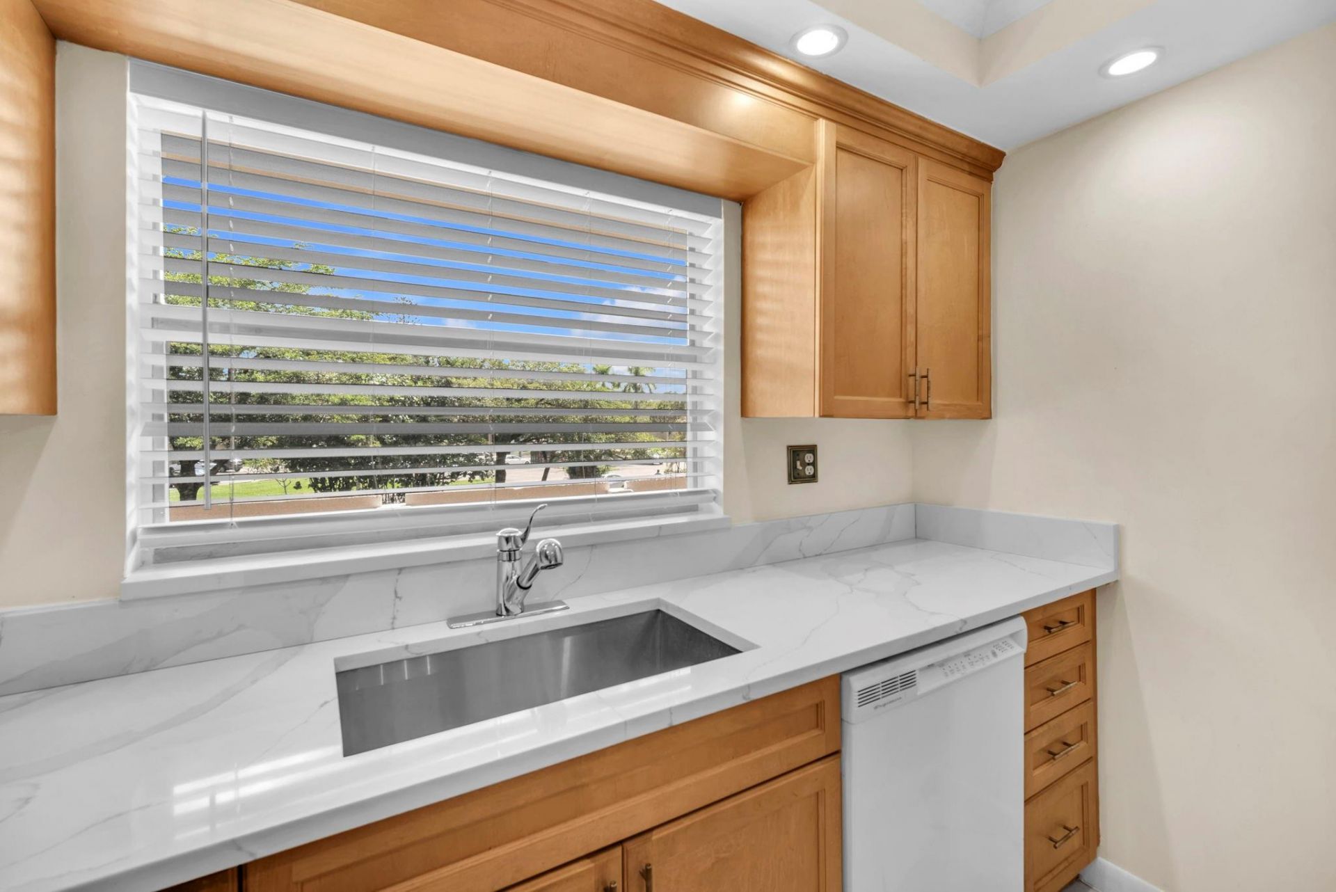 9301 Sunrise Lakes Boulevard, Unit 207, Sunrise, FL 33322 Photo