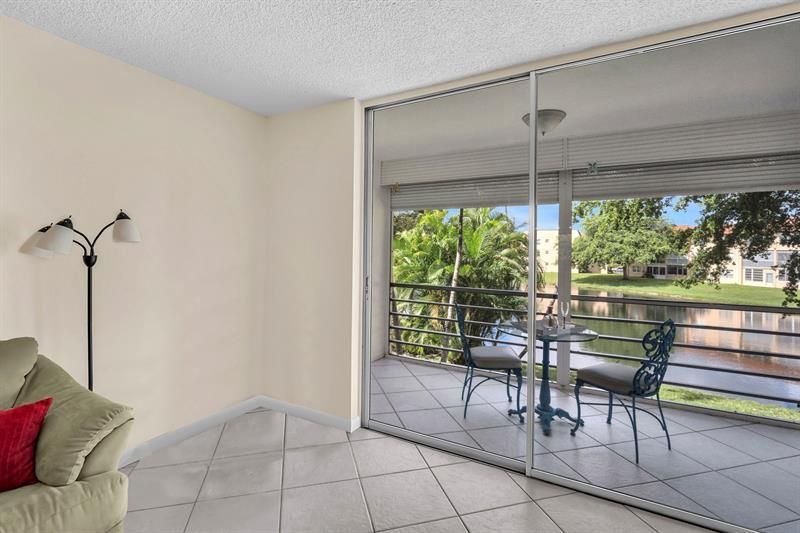 9301 Sunrise Lakes Blvd, Unit 207, Sunrise, FL 33322 Photo