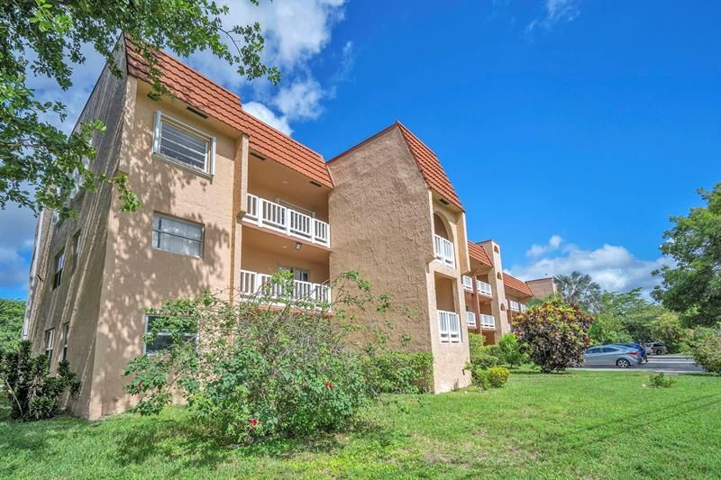 9301 Sunrise Lakes Blvd, Unit 207, Sunrise, FL 33322 Photo