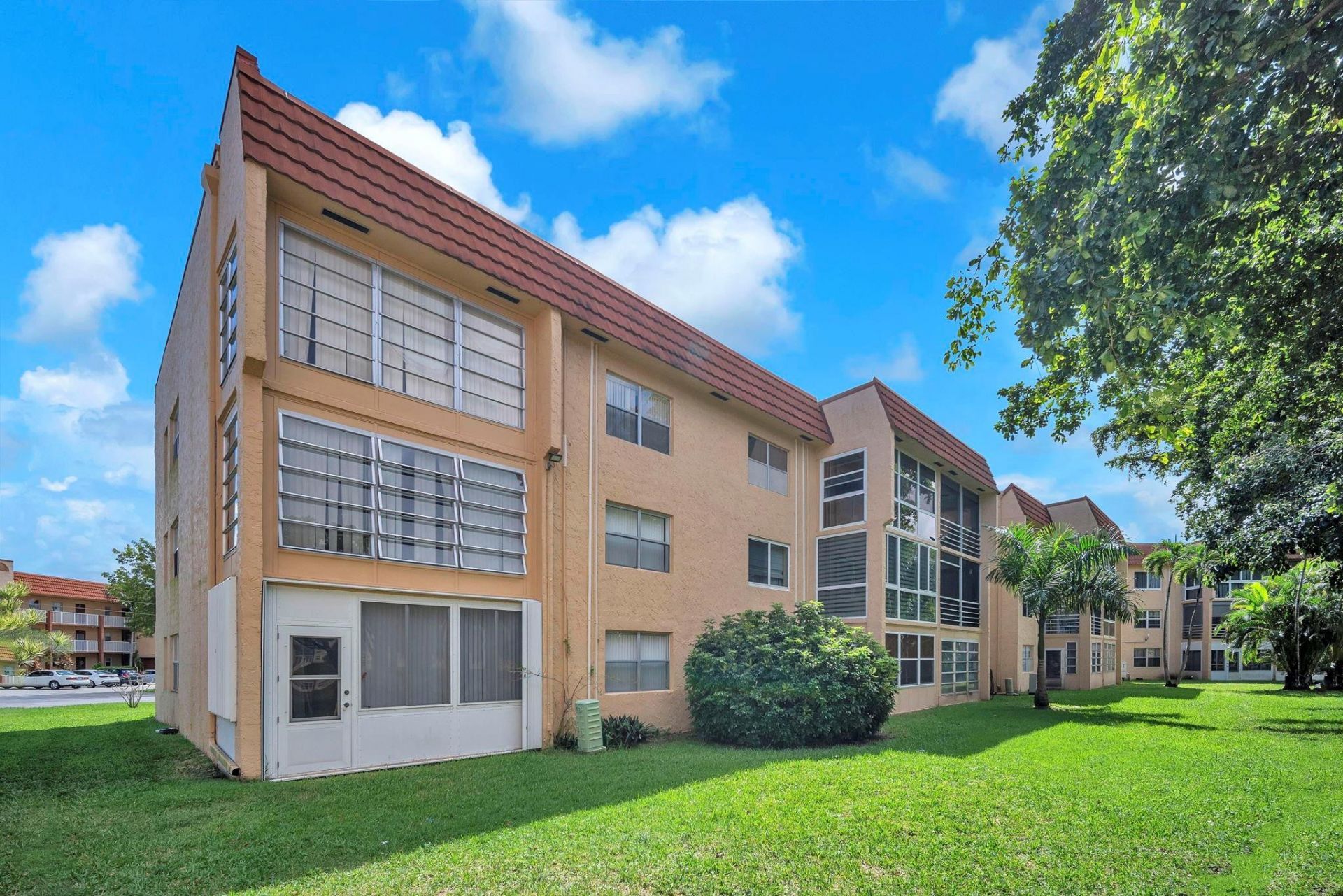 9301 Sunrise Lakes Boulevard, Unit 207, Sunrise, FL 33322 Photo