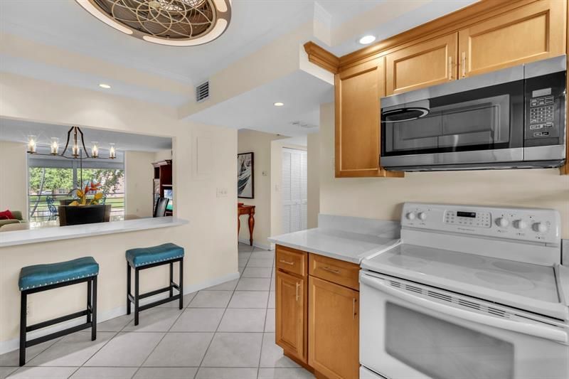 9301 Sunrise Lakes Blvd, Unit 207, Sunrise, FL 33322 Photo