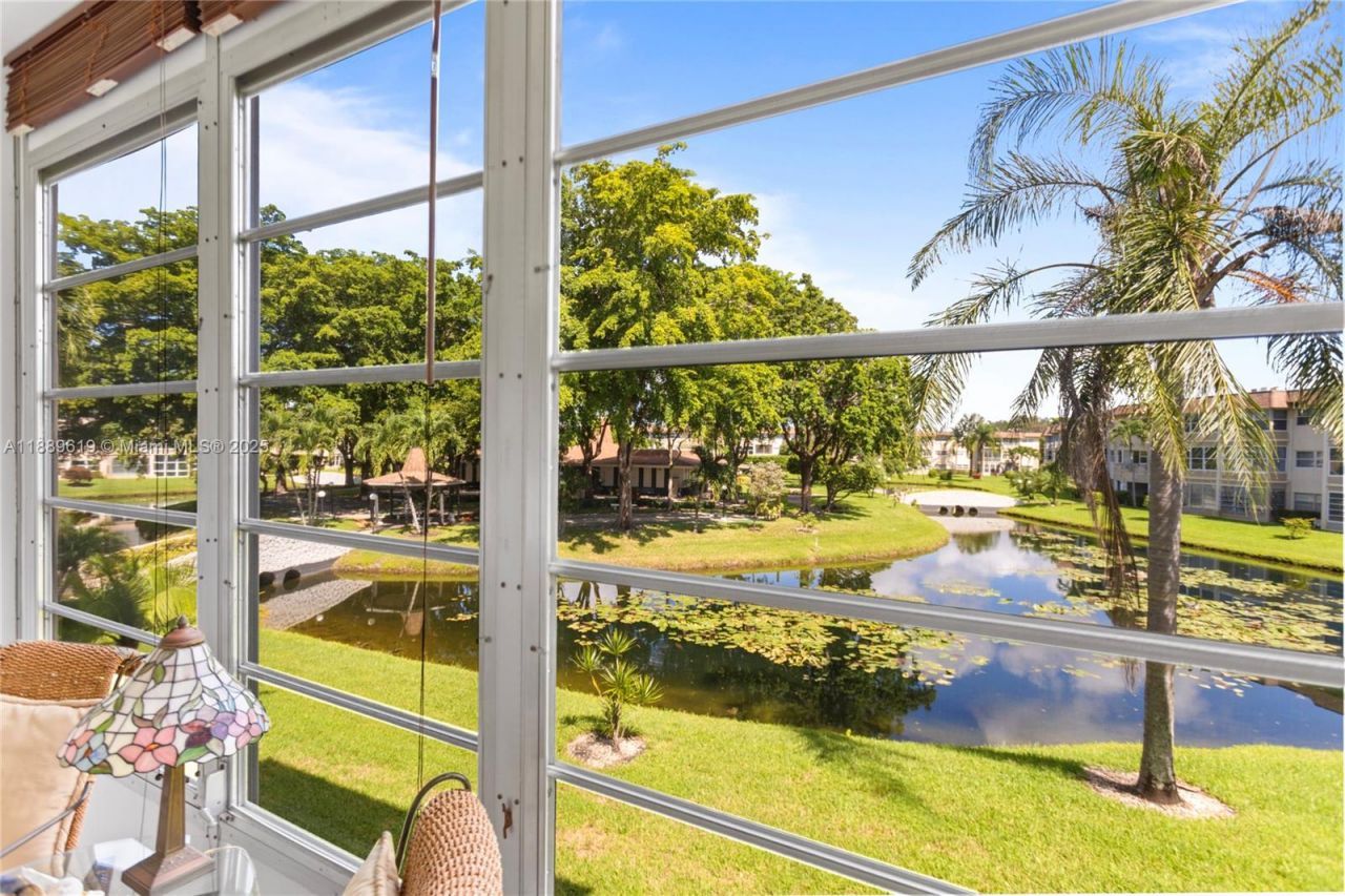 4701 NW 34th St, Unit 511, Lauderdale Lakes, FL 33319 Photo