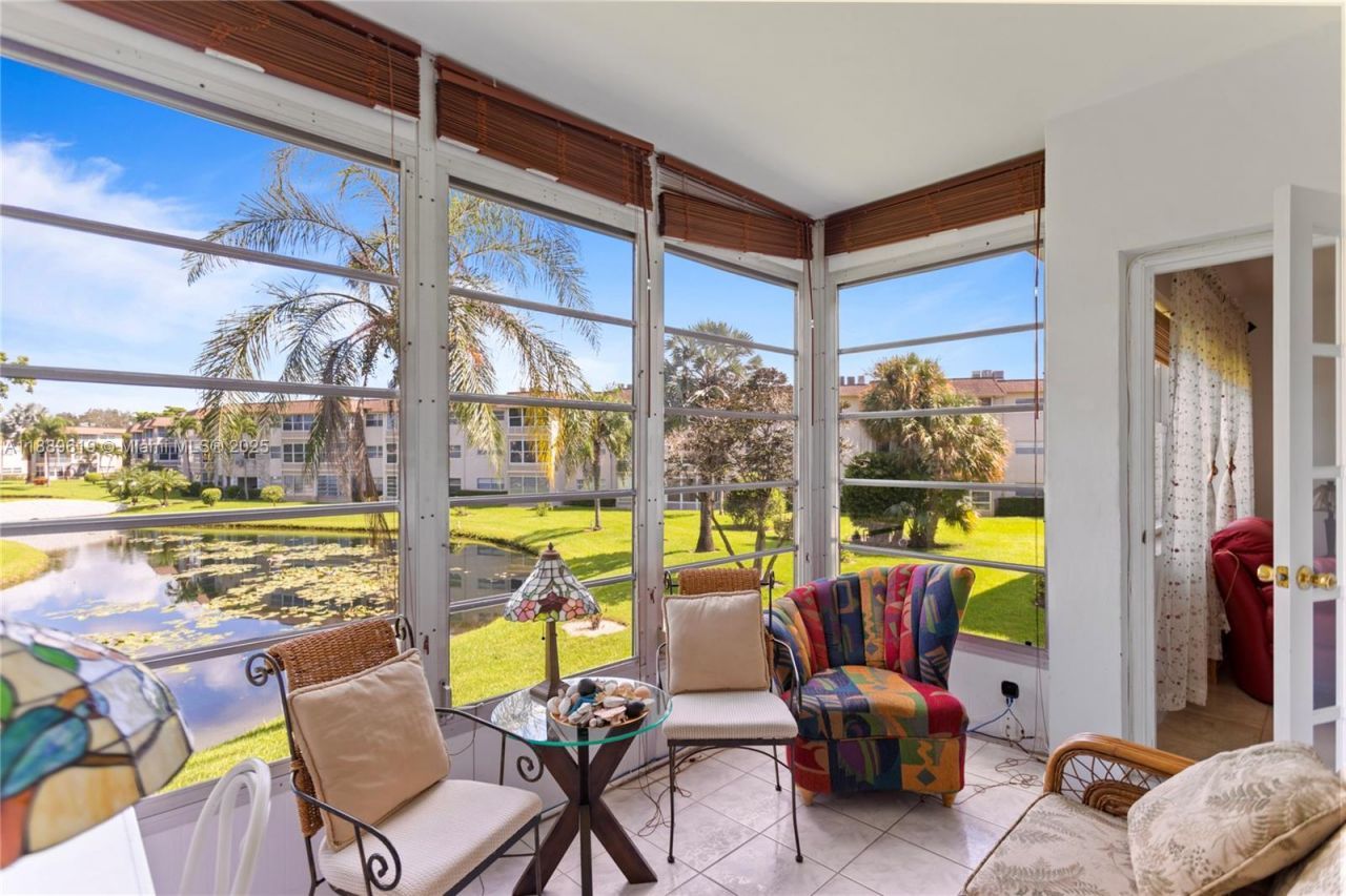 4701 NW 34th St, Unit 511, Lauderdale Lakes, FL 33319 Photo