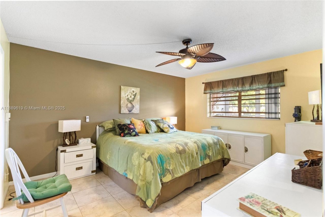 4701 NW 34th St, Unit 511, Lauderdale Lakes, FL 33319 Photo