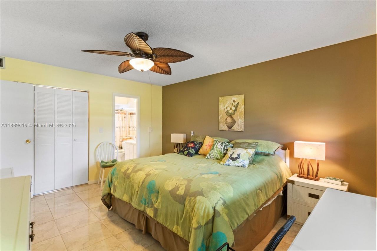 4701 NW 34th St, Unit 511, Lauderdale Lakes, FL 33319 Photo