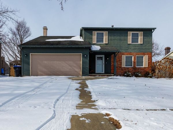 2007 Fallen Oak Road, Bloomington, IL 61704