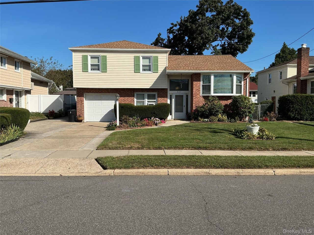 537 Church Street, Westbury, NY 11590 Main Photo