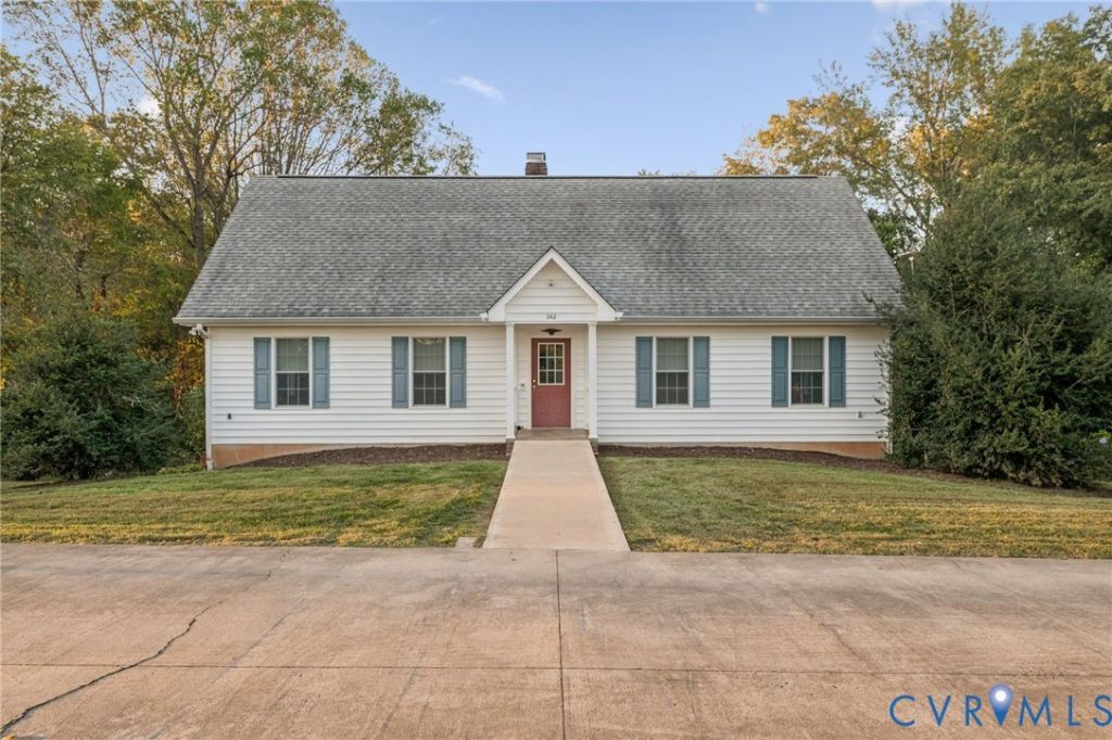 542 Ampthill Road, Cartersville, VA 23027 Main Photo