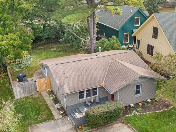 43 Ellis Street, Douglas, MI 49406