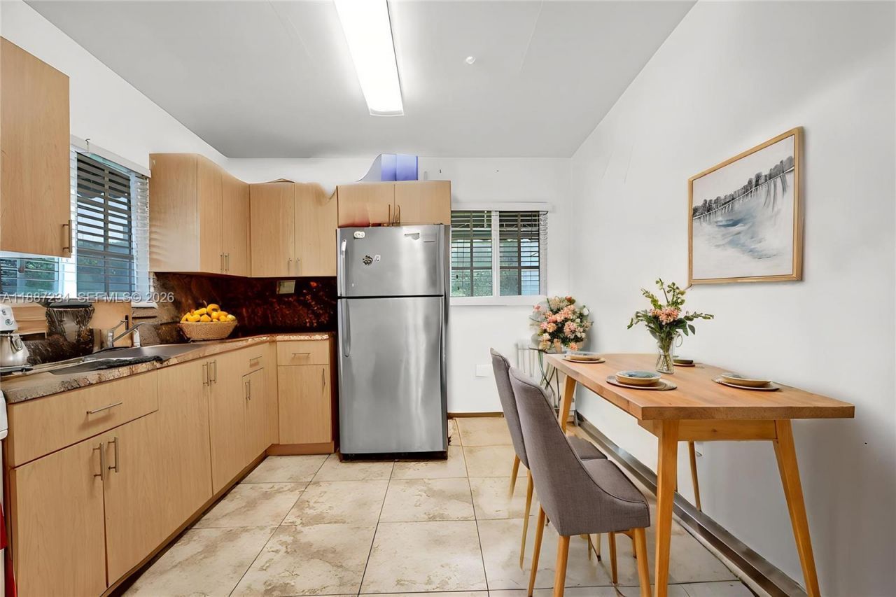 2024 Alton Rd, Miami Beach, FL 33140 Photo