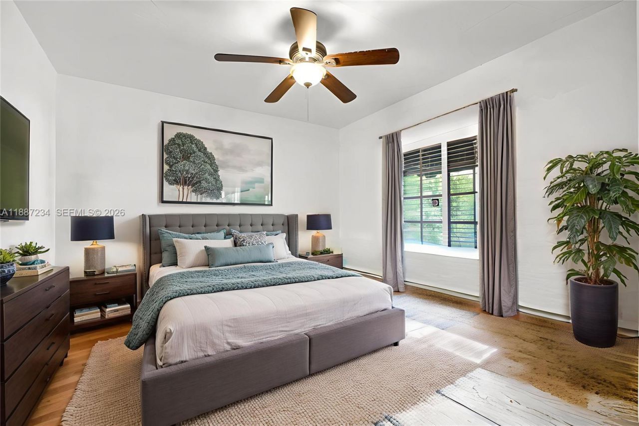 2024 Alton Rd, Miami Beach, FL 33140 Photo