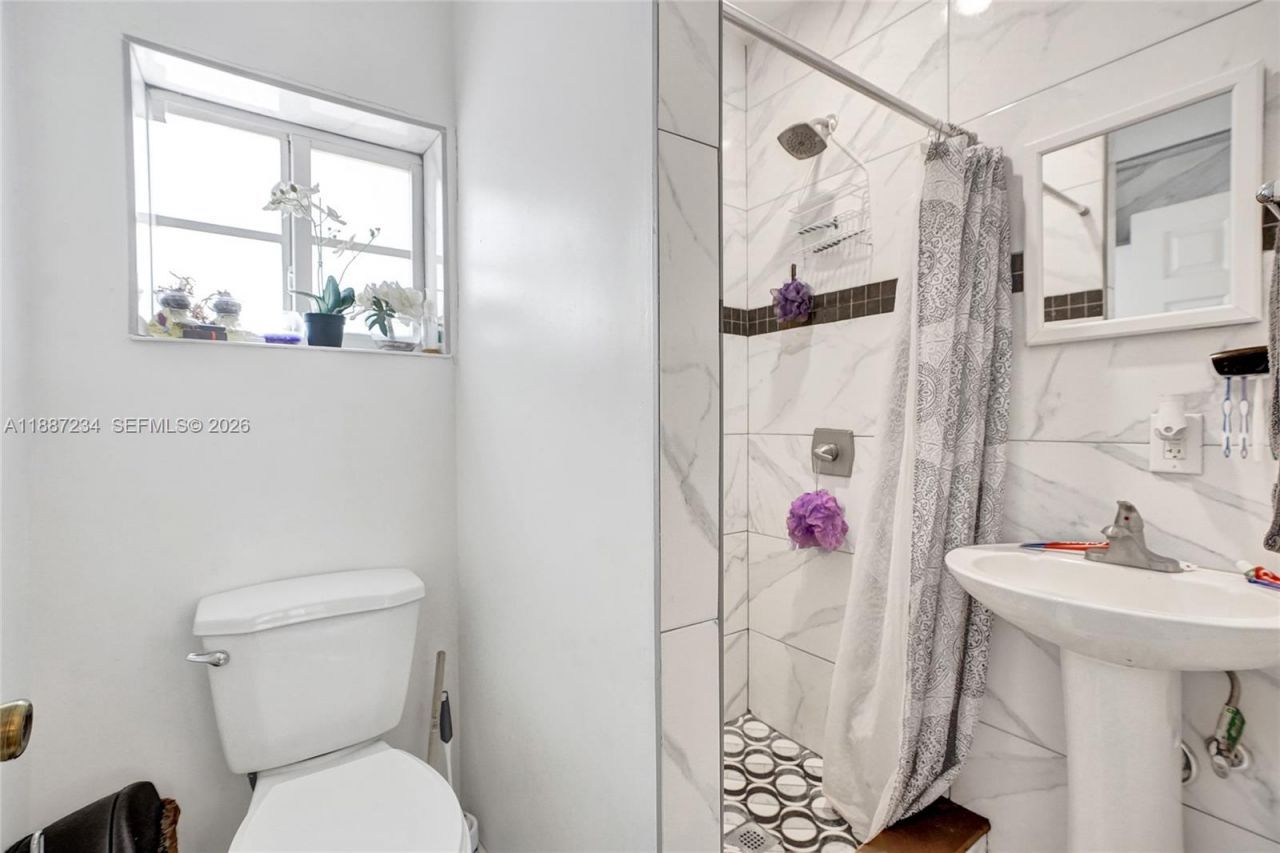 2024 Alton Rd, Miami Beach, FL 33140 Photo