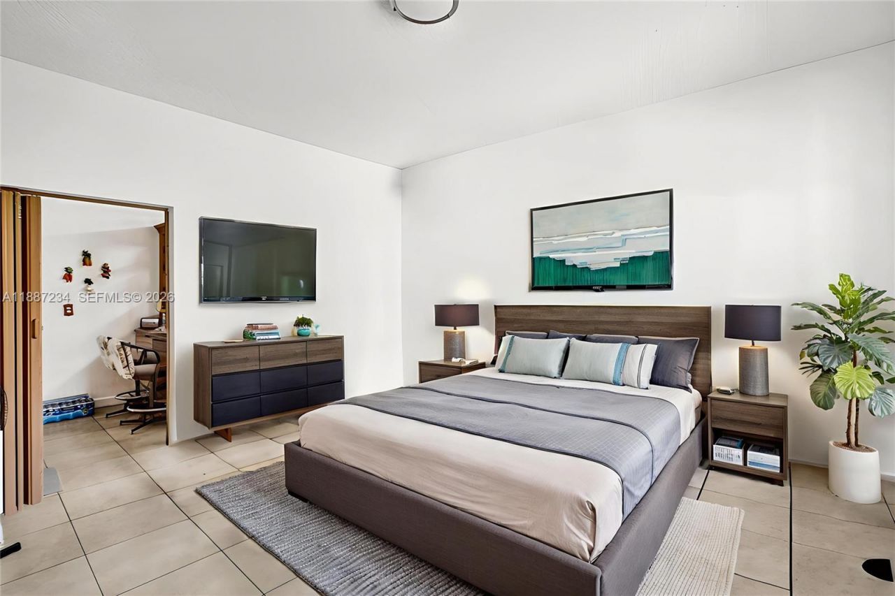 2024 Alton Rd, Miami Beach, FL 33140 Photo