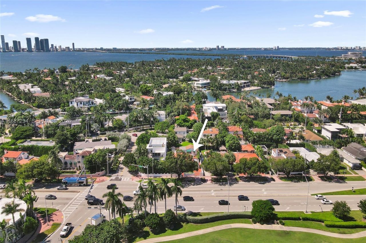 2024 Alton Rd, Miami Beach, FL 33140 Photo