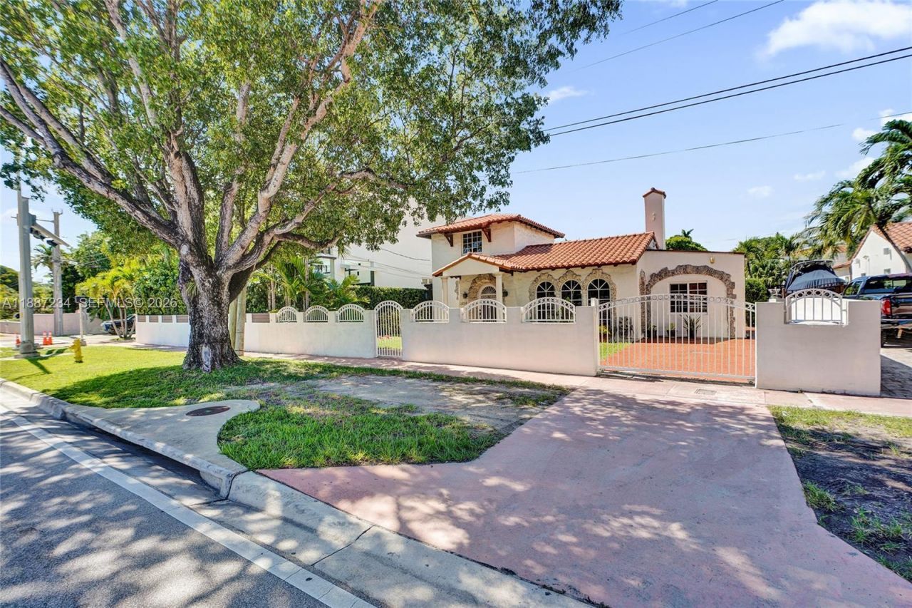 2024 Alton Rd, Miami Beach, FL 33140 Photo