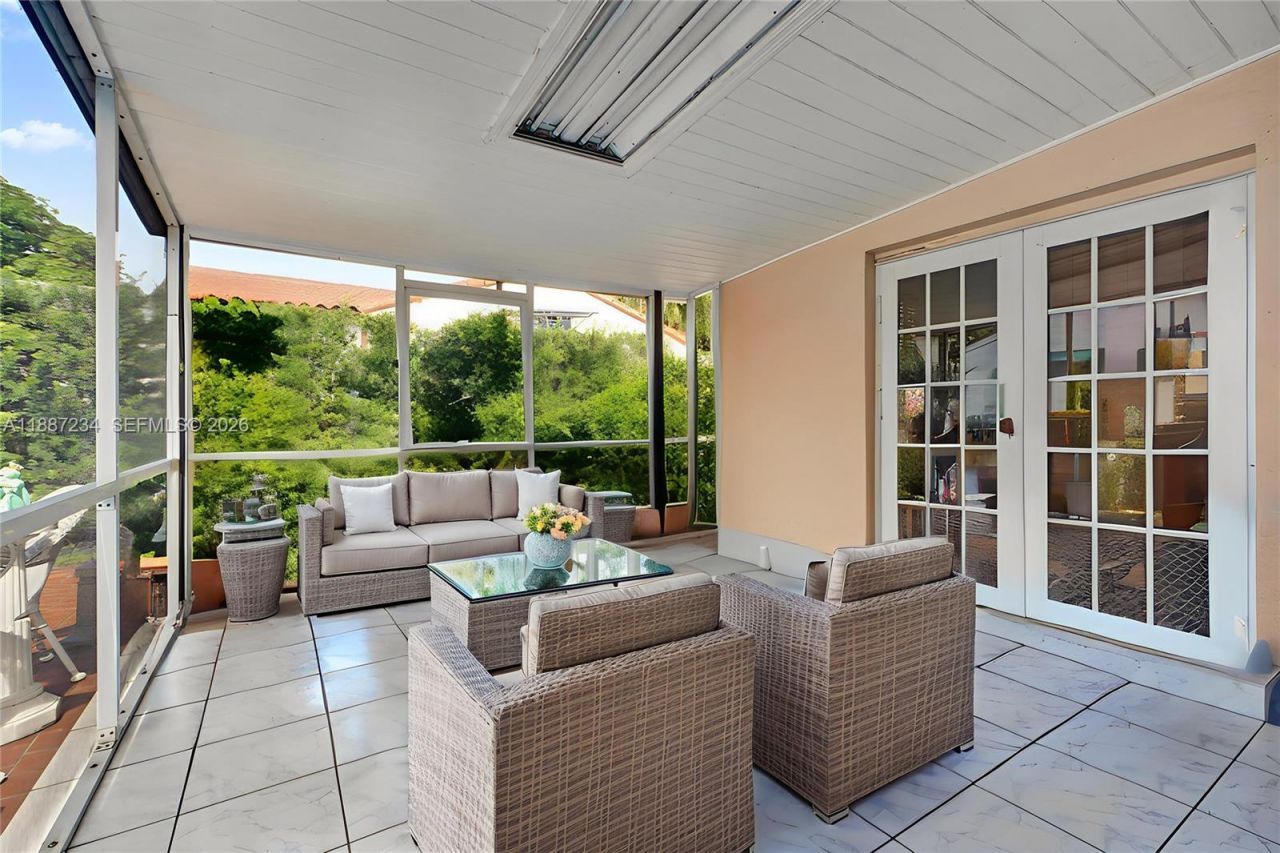 2024 Alton Rd, Miami Beach, FL 33140 Photo