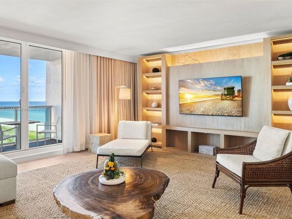 102 24th St, Unit 1215, Miami Beach, FL 33139