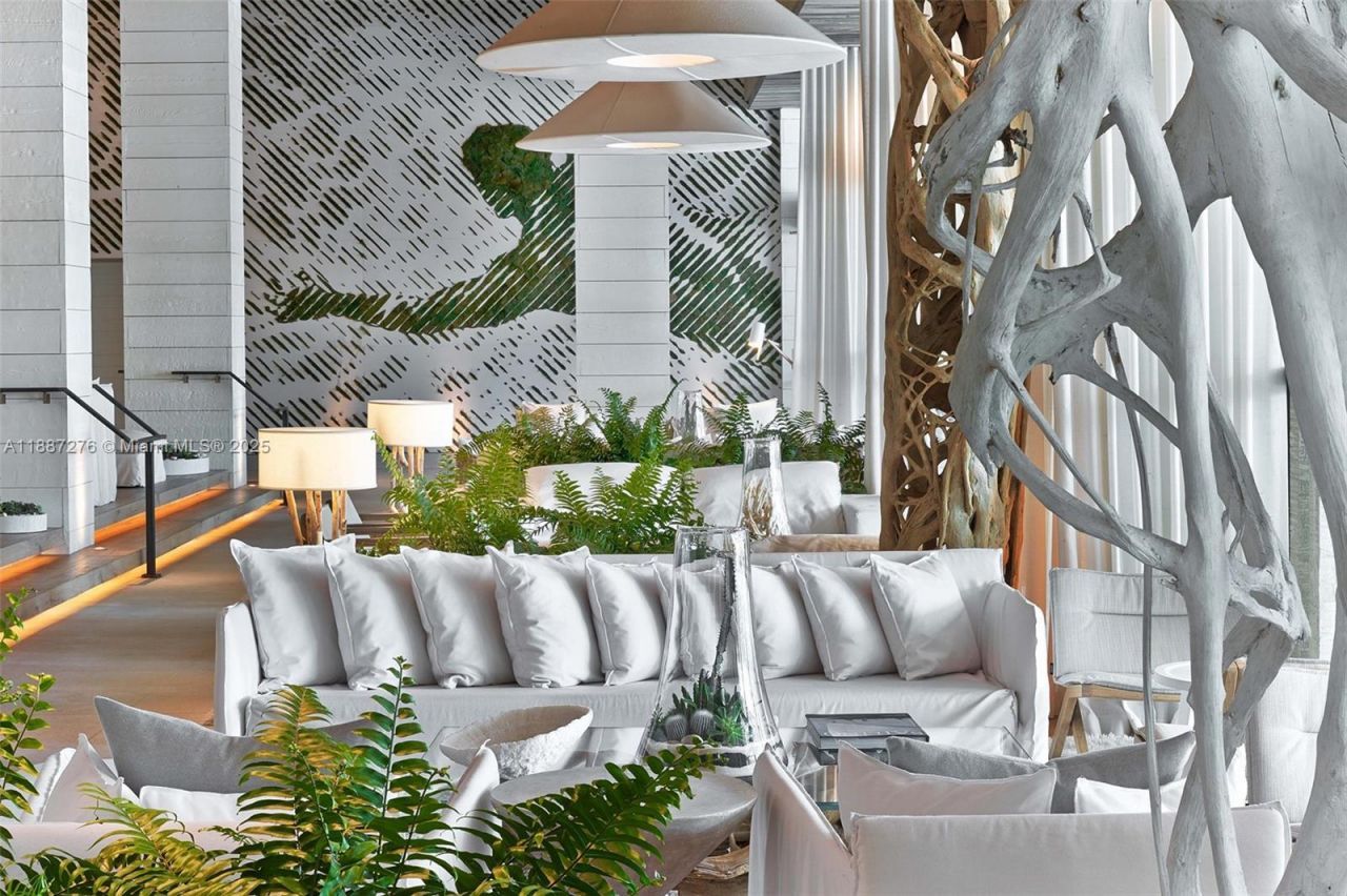 102 24th St, Unit 1215, Miami Beach, FL 33139 Photo