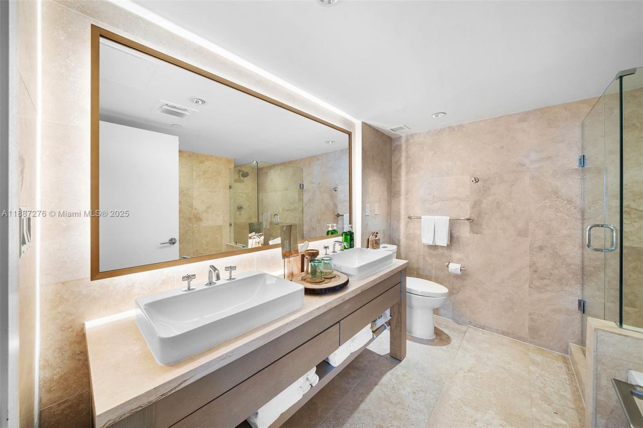 102 24th St, Unit 1215, Miami Beach, FL 33139 Photo