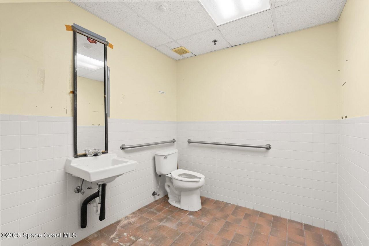 1050 W King Street , Cocoa, FL 32922 Photo