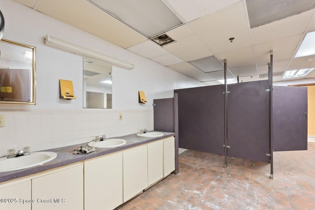 1050 W King Street , Cocoa, FL 32922 Photo