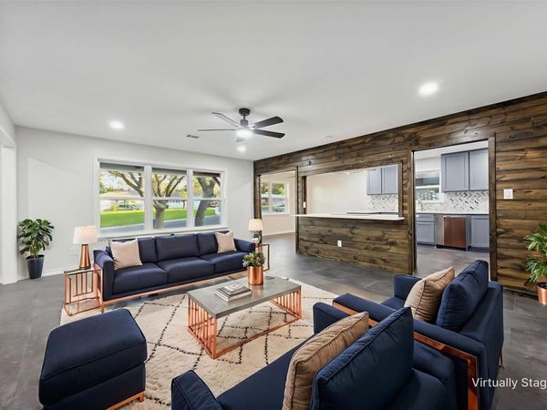 1305 W 1st ST, Lampasas, TX 76550