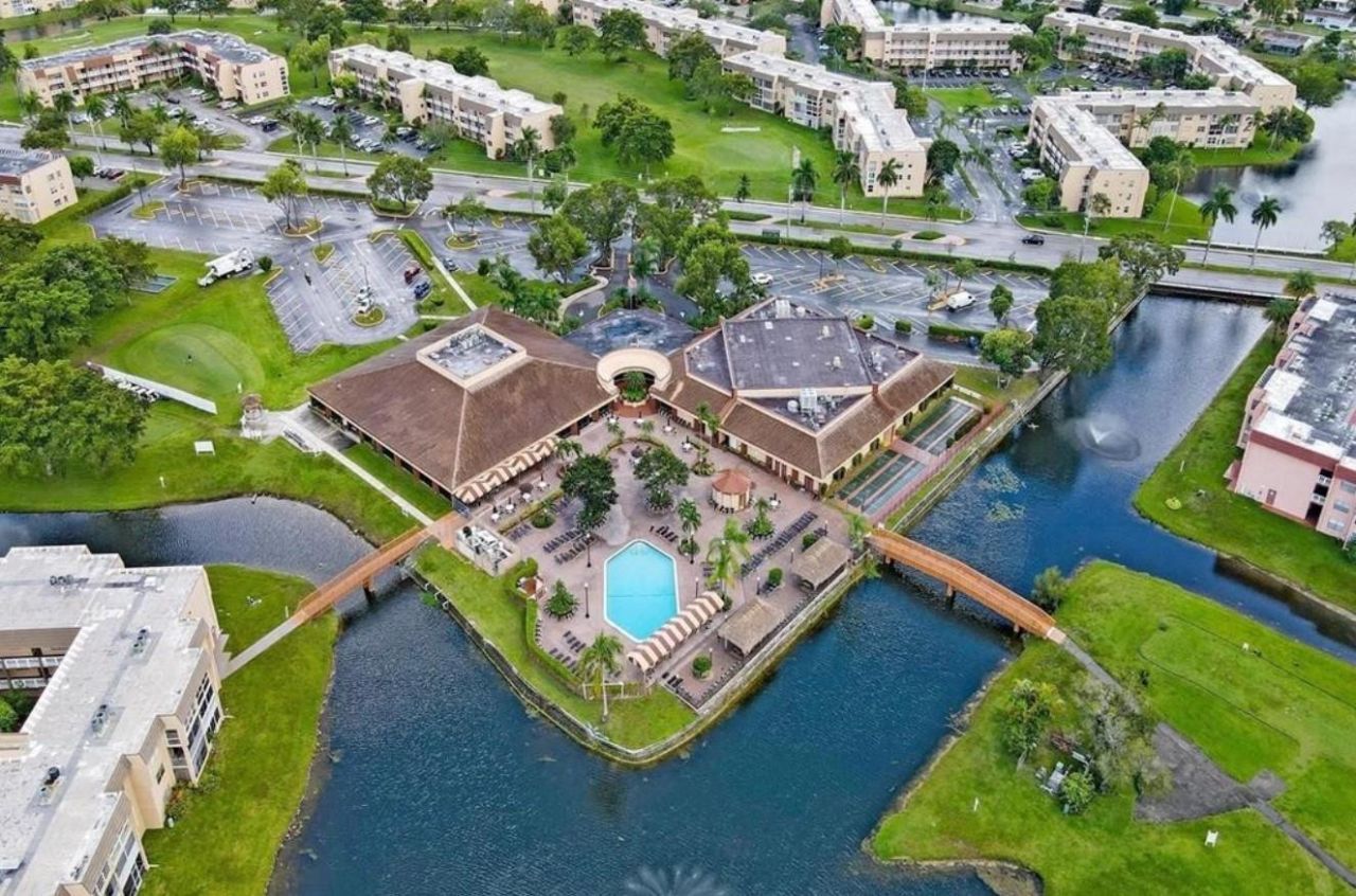 9460 Sunrise Lake Boulevard, Unit 212, Sunrise, FL 33322 Photo