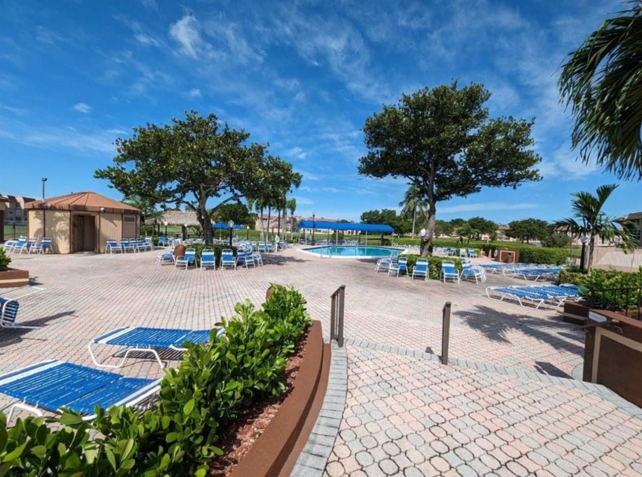 9460 Sunrise Lake Boulevard, Unit 212, Sunrise, FL 33322 Photo