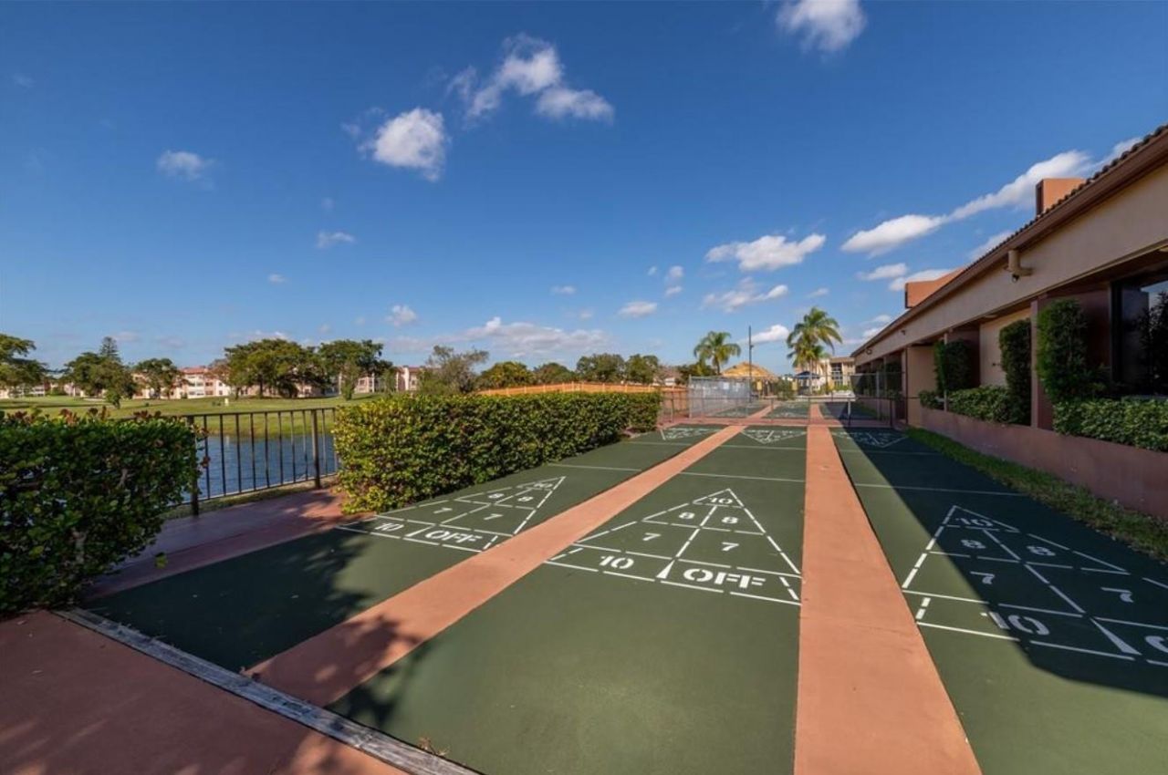 9460 Sunrise Lake Boulevard, Unit 212, Sunrise, FL 33322 Photo