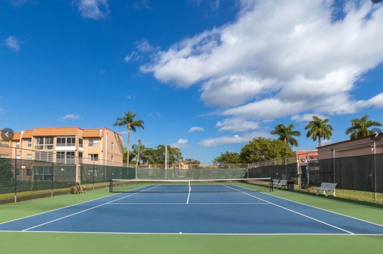 9460 Sunrise Lake Boulevard, Unit 212, Sunrise, FL 33322 Photo