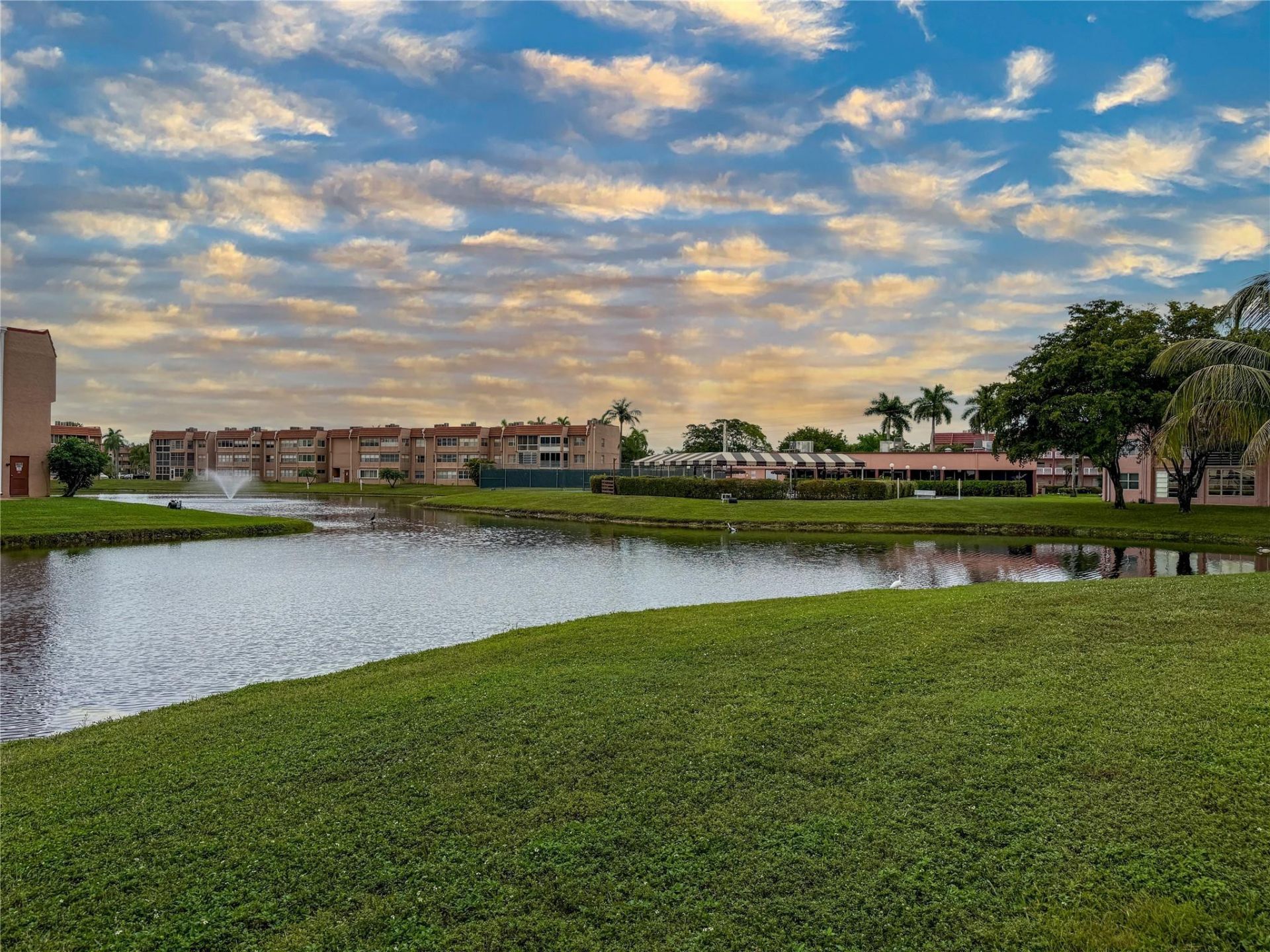 9460 Sunrise Lake Boulevard, Unit 212, Sunrise, FL 33322 Photo