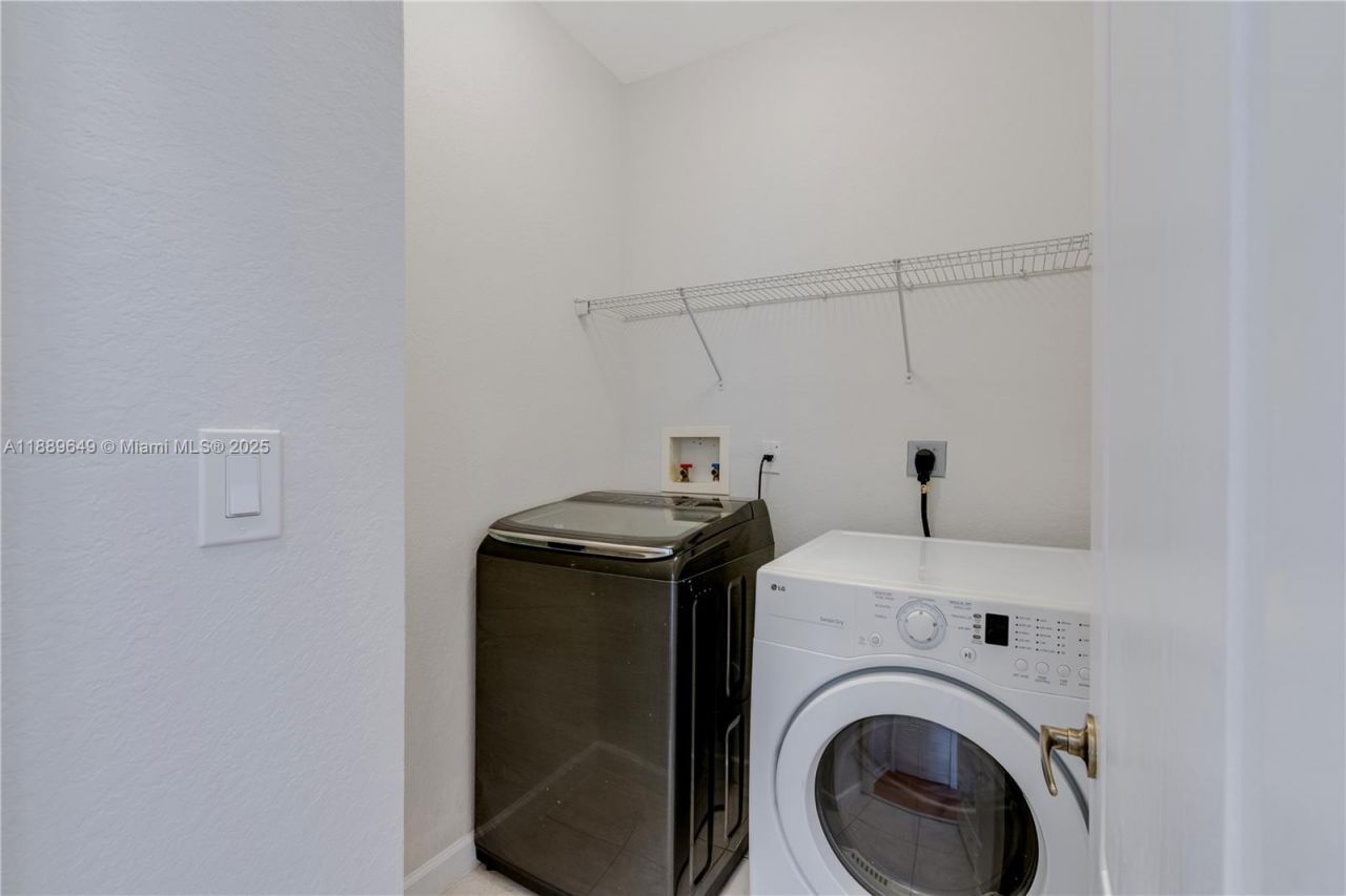 8450 NW 113th Psge, Doral, FL 33178 Photo