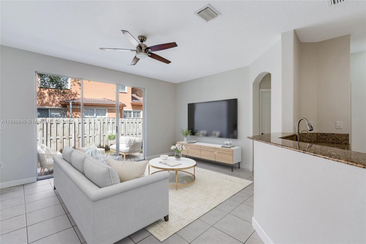 8450 NW 113th Psge, Doral, FL 33178 Photo