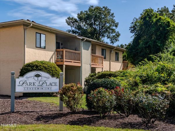 3735 Saint Johns Court, Unit B, Wilmington, NC 28403