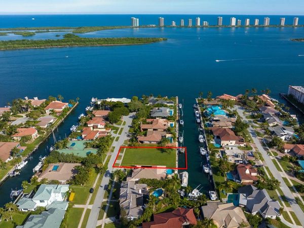 130 Bowsprit Drive, North Palm Beach, FL 33408