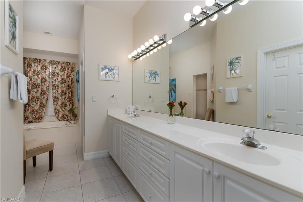 28452 Del Lago Way, Bonita Springs, FL 34135 Photo