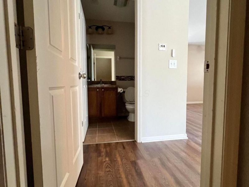 952 Hartford Village Boulevard, Columbus, OH 43228 Photo 14