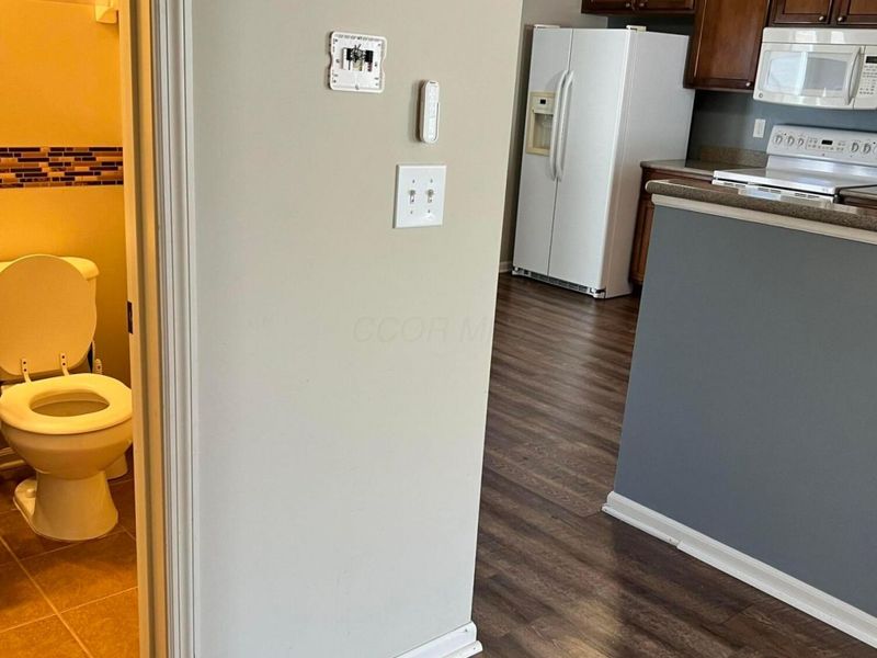 952 Hartford Village Boulevard, Columbus, OH 43228 Photo 18