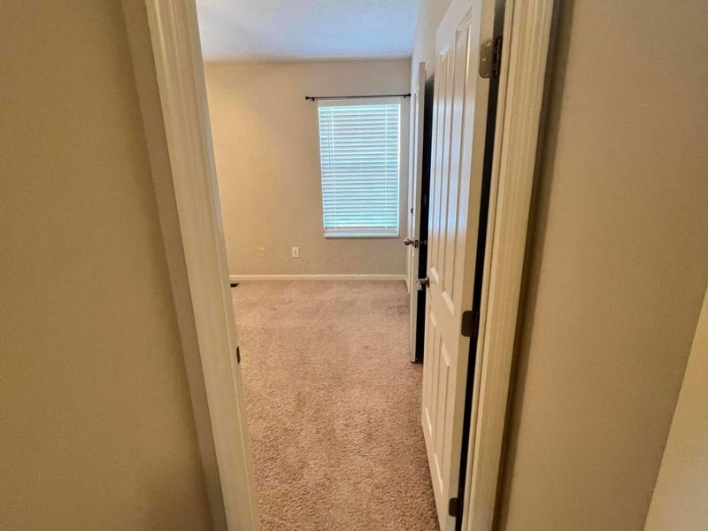 952 Hartford Village Boulevard, Columbus, OH 43228 Photo 29