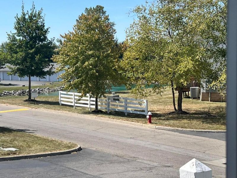 952 Hartford Village Boulevard, Columbus, OH 43228 Photo 3