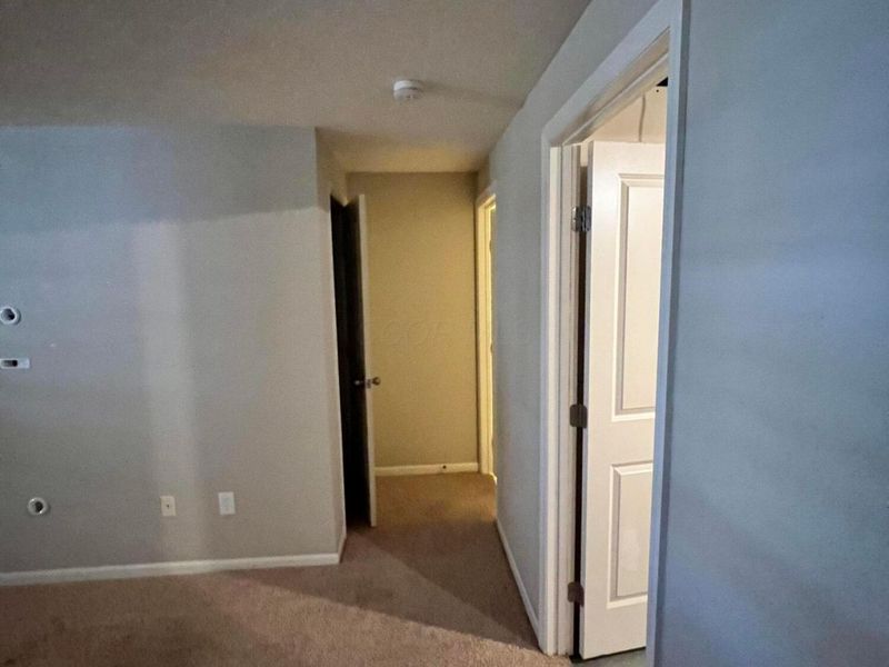 952 Hartford Village Boulevard, Columbus, OH 43228 Photo 37