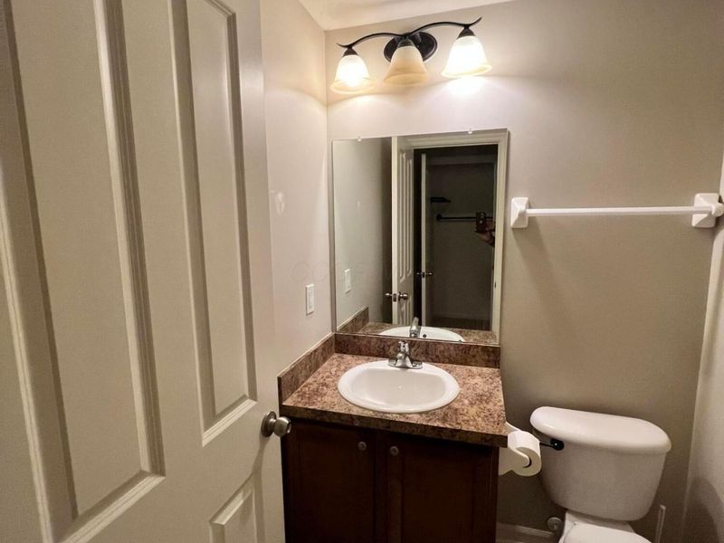 952 Hartford Village Boulevard, Columbus, OH 43228 Photo 40