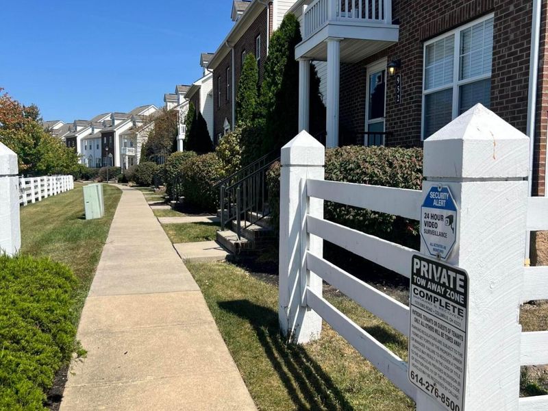 952 Hartford Village Boulevard, Columbus, OH 43228 Photo 5